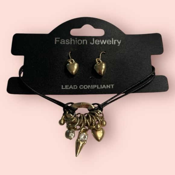 🥳 7/$10 CLEARANCE PRICE❣️ Heart Stud Earrings & Cord Bracelet Set - Picture 5 of 5